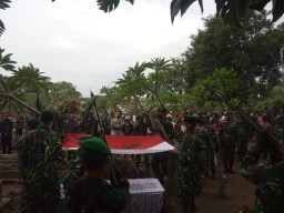 Wujud Kepedulian Sesama, Danramil dan Anggota Laksanakan takziah