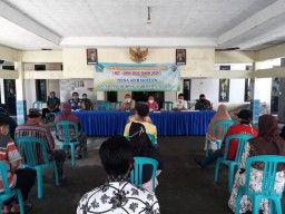 Pendampingan Babinsa koramil porong Pada Pembagian BLT Desa Kebakalan
