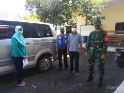 BABINSA KORAMIL 0816/13 SOSIALISASI DAN HIMBAUAN PROTOKOL KESEHATAN