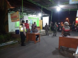 Anggota Ramil 07/ Krembung Laksanakan Patroli di chek point