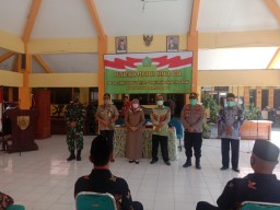 Danramil 0816/08 Jabon Menghadiri Pelantikan Kades Besuki Jabon