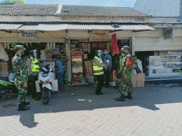 Koramil 17Gedangan bersama Tiga Pilar Kawal Penertiban Pasar Gedangan