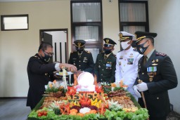 Cara Dandim 0816/Sidoarjo berikan Surprise Pada HUT Bhayangkara Ke 74