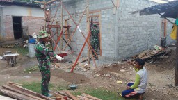 Rumah Sirun Diberi Penyangga Agar Tidak Roboh