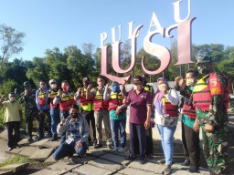 Babinsa Kedungpandan Selalu Ingatkan Protokol Kesehatan Di Wisata Baha