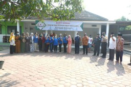 Babinsa Ramil0816/07 Krembung Hadiri pembagian sembako dr FKUB