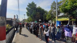 Koramil 0816/03 Buduran melaksanakan pengamanan UNRAS di Desa Binaan