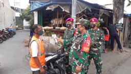 Koramil0816/03 Buduran melaksanakan operasi protokol kesehatan di Pasa