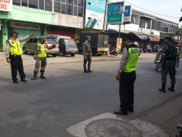 Kapten INF Siswanto pimpin Gelar Operasi Tertib Masker di jalan raya