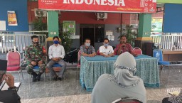 BABINSA KORAMIL 01/KOTA SIDOARJO HADIRI MUSYAWARAH KAMPUNG KB