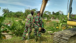 TNI dan masyarakat gencarkan Normalisasi Kali Avor sepanjang 1000 M