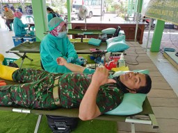Bakti sosial, Satgas TMMD Sidoarjo Luangkan Waktu Donor Darah