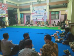 Danramil 0816/03 Buduran bersama Babinsa nya menghadiri Cangkrukan