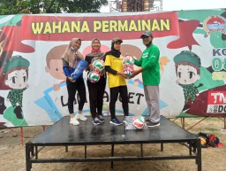 Jaga Kondisi Fisik, Satgas TMMD Kodim Sidoarjo Olahraga Bersama Warga