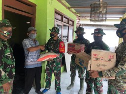 Diakhir TMMD 109 Kodim 0816 berikan bantuan sembako pada warga