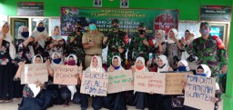Dandim 0816 berbagi sembako di Dusun Semampir Kecamatan Krian Sidoarjo