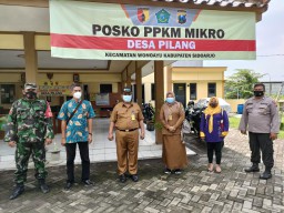 Anggota Koramil 0816/13 Wonoayu Sukseskan PPKM Mikro