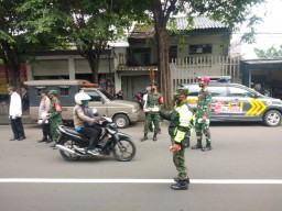 Anggota Koramil 0816/06 Tanggulangin laksanakan Ops Yustisi Gabungan