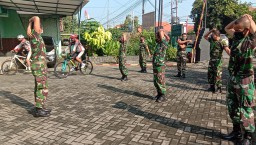 Jaga Kesehatan Babinsa Koramil 0816/13 Wonoayu Melaksanakan Senam Pagi