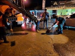 KORAMIL 0816/16 WARU BERSAMA FORPIMKA WARU LAKSANAKAN PENAMBALAN JALAN