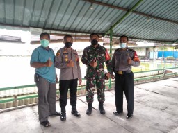 DANRAMIL 0816/16 WARU SILATURRAHMI KE PEJABAT KAPOLSEK WARU YANG BARU