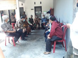 KUNJUNGAN BUPATI SIDOARJO (H.AHMAD MUDLOR ALI, S.I.P KE RUMAH ABK KRI