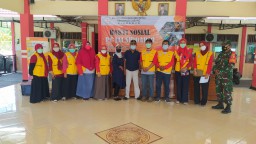 Babinsa Jabon Ikut Berbagi Kebahagiaan Di Bulan Ramadhan
