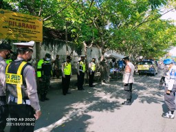 KORAMIL 14/TAMAN KODIM 0816 DIDOARJO TERAPKAN PPKM MICRO DI WILAYAH