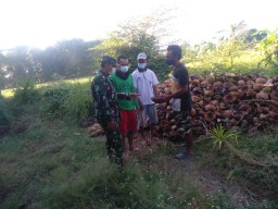 Peduli Terhadap Lingkungan,Babinsa Tulangan Komsos dengan warga binaan