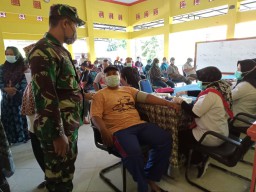 Babinsa Koramil 0816/05 Pendampingan Pelaksanaan Vaksin Covid-19
