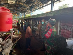 KORAMIL 0816/03 BUDURAN BERIKAN HIMBAUAN PROKES CEGAH COVID-19