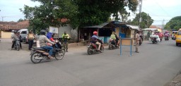 Babinsa Ramil 0816/5 Tulangan Gelar Operasi Yustisi wilayah Tulangan