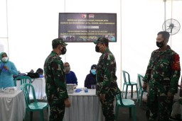 Dandim 0816 Sidoarjo pantau serbuan vaksin untuk masyarakat