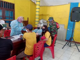 BABINSA RAMIL 16 WARU AKTIF PANTAU GIAT VAKSINASI COVID-19