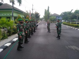 Panglima TNI dan Kapolri Tinjau pos ppkm di gedangan sidoarjo
