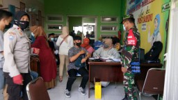 Warga Ds Kedungsolo antusias ikuti vaksin tahap 2 di Puskesmas Porong