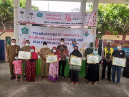 Bupati Sidoarjo salurkan BLT DD Desa Tempel Kecamatan Krian
