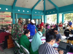 Serka Awwabin Laksanakan Pendampingan Warga Vaksinasi Covid 19