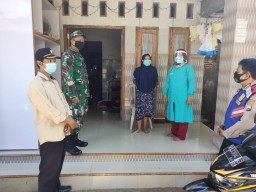 Babinsa Koramil Jabon Dampingi Kegiatan Tracing Contact Covid-19