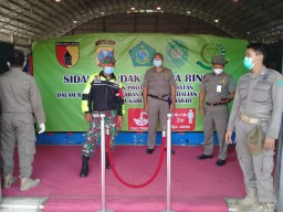 Babinsa Ramil 05/Tulangan ikut amankan sidang tipiring di Gor Sidoarjo