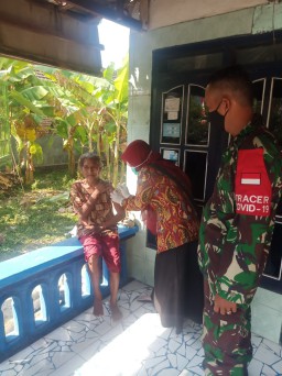 Babinsa Koramil 0816/05 Tulangan dampingi giat Vaksin Pada ODGJ