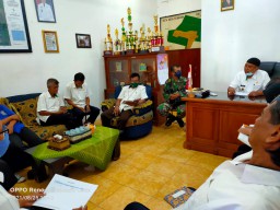 Babinsa Koramil 0816/05 Tulangan hadiri rapat Gelar Anev Ds. Kebaron