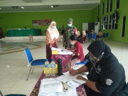 Pelda Nur Hidayat Laksanakan Pam Gerai Vaksin di SMAN 1 Krembung