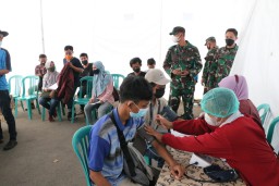 Antusias warga datangi Kodim 0816/Sidoarjo ikuti serbuan vaksin ke 2