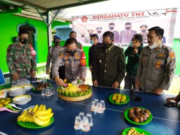 Ramil 0816/07 Krembung HUT TNI ke 76 dirayakan bersama anggota Kepolis