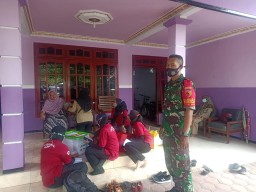 TNI laksanakan Serbuan Vaksin Lansia di wilayah Tulangan