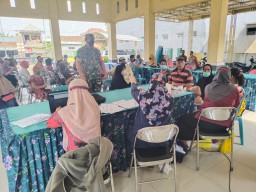 Babinsa 07/Krembung Laksanakan Pendampingan Kegiatan Vaksin Lansia