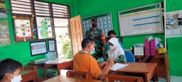 Koramil 05Tulangan dampingi Vaksinasi Covid-19 pada Anak Usia 6-11 Thn