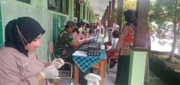 DANRAMIL 15/SUKODONO MENDAMPINGI SERBUAN VAKSIN