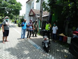 Babinsa Koramil 16/Waru Aktifkan Tracing Warga Terkonfirm Covid-19